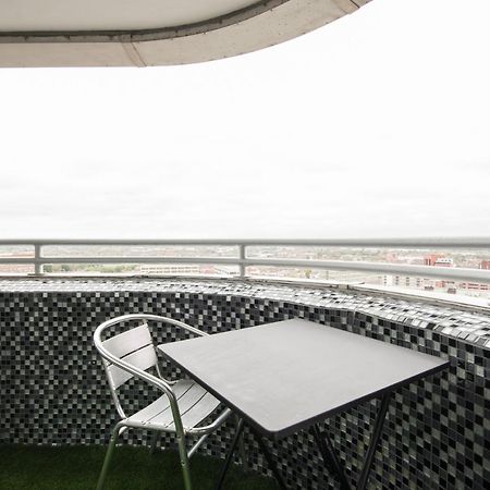 Luxury Panoramic Balcony Swindon Central Екстер'єр фото