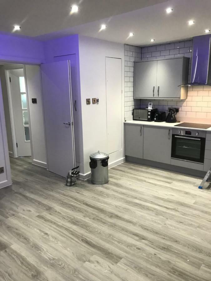 Luxury Panoramic Balcony Swindon Central Екстер'єр фото
