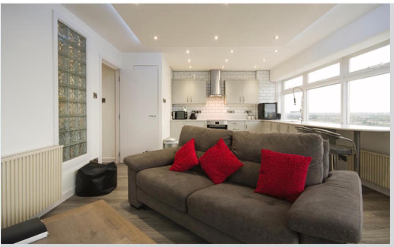 Luxury Panoramic Balcony Swindon Central Екстер'єр фото